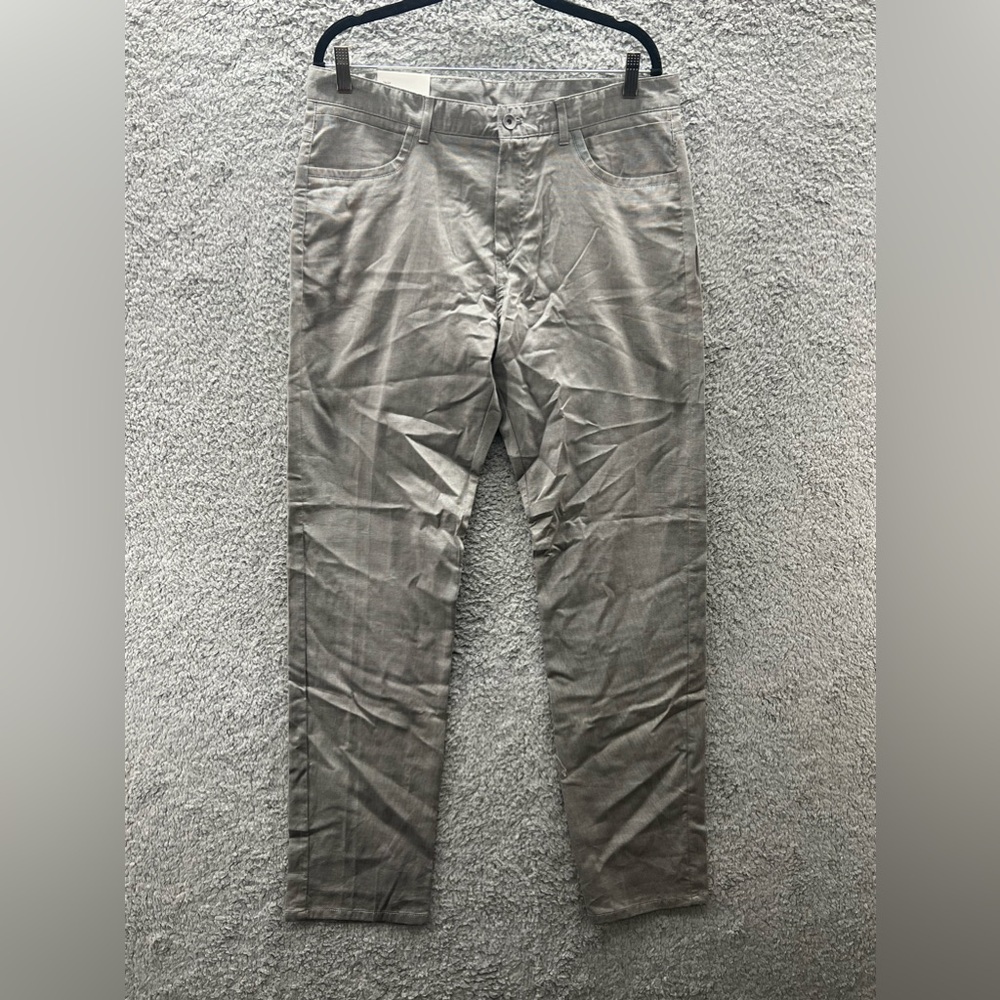 Calvin Klein Men's Gray  Straight Fit Jeans Size 34 x 34